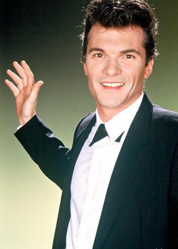 Remy Sarrazin Les Muscles Je Devais Faire Deux Bercy Avec Mylene Farmer refrain : hey que bella hey ragazza hey stacera hey dancera la musclada ! je devais faire deux bercy avec mylene