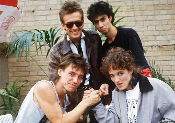 Telephone Se Reforme Le Temps D Un Concert Parisien