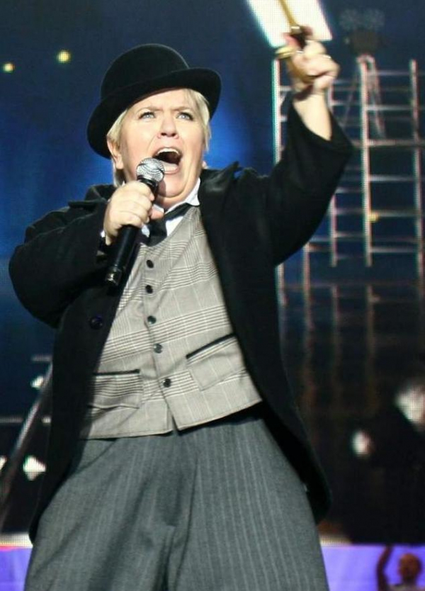 Les Enfoires Mimi Mathy Absente Pour Raisons De Sante Les Enfoires Mimi Mathy Absente Pour Raisons De Sante