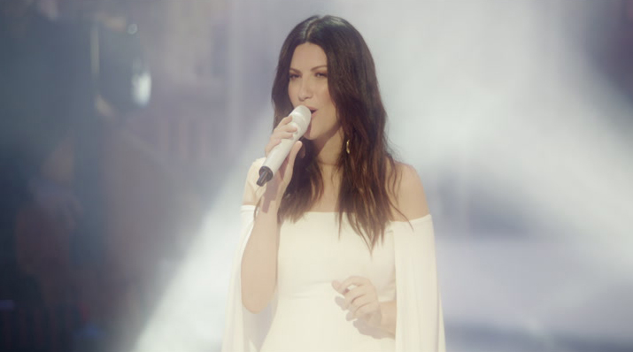 Laura Pausini chante Noël