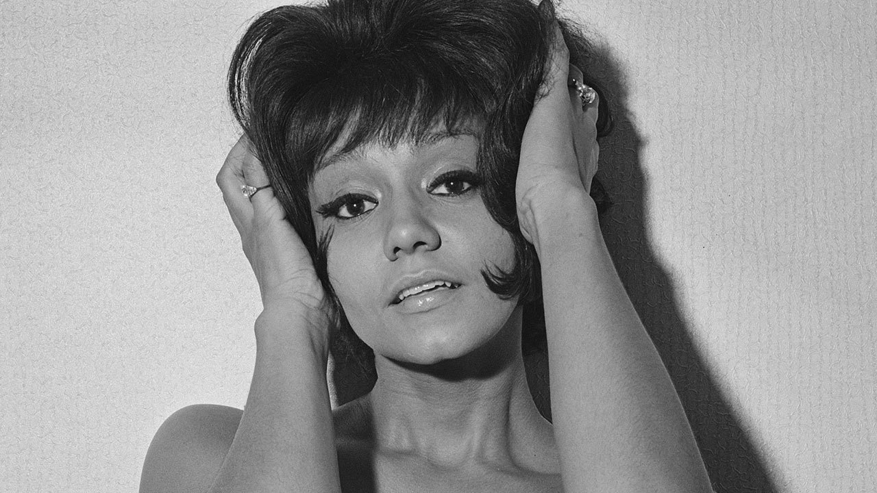 Nancy HOLLOWAY - Melody TV