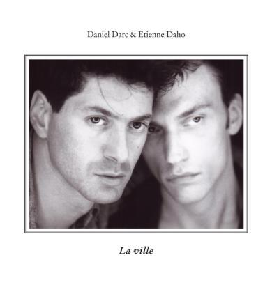 Étienne DAHO : un duo avec Daniel DARC, un featuring, un Best of, un livre...