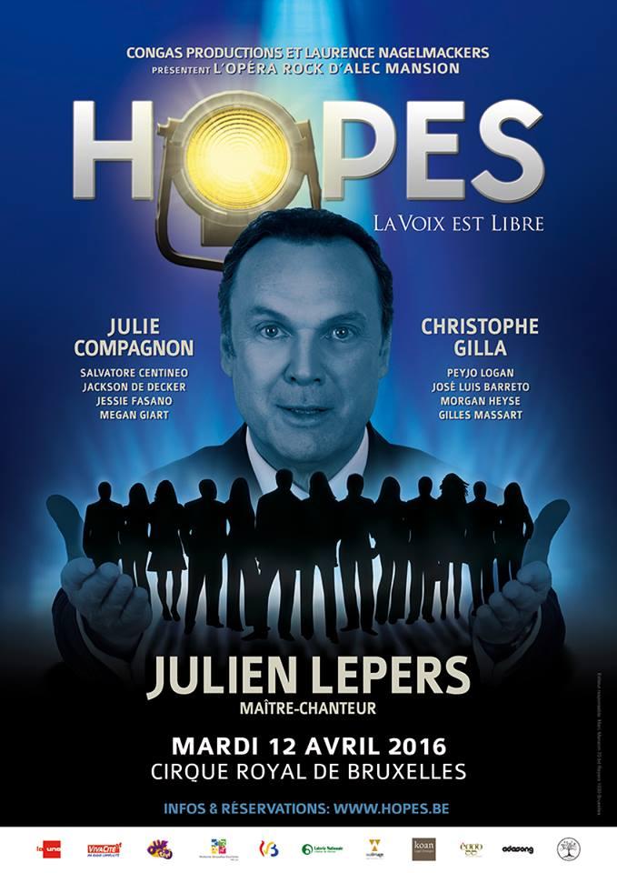 Julien LEPERS sur scène dans une comédie musicale