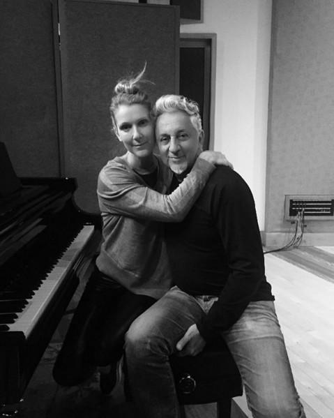 Céline DION retrouve le chemin des studios avec...