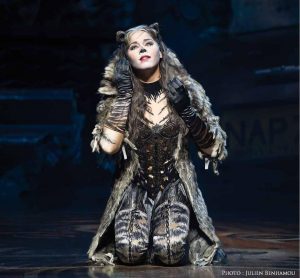 Chimène BADI reprend "Memory" en français pour "Cats" : écoutez