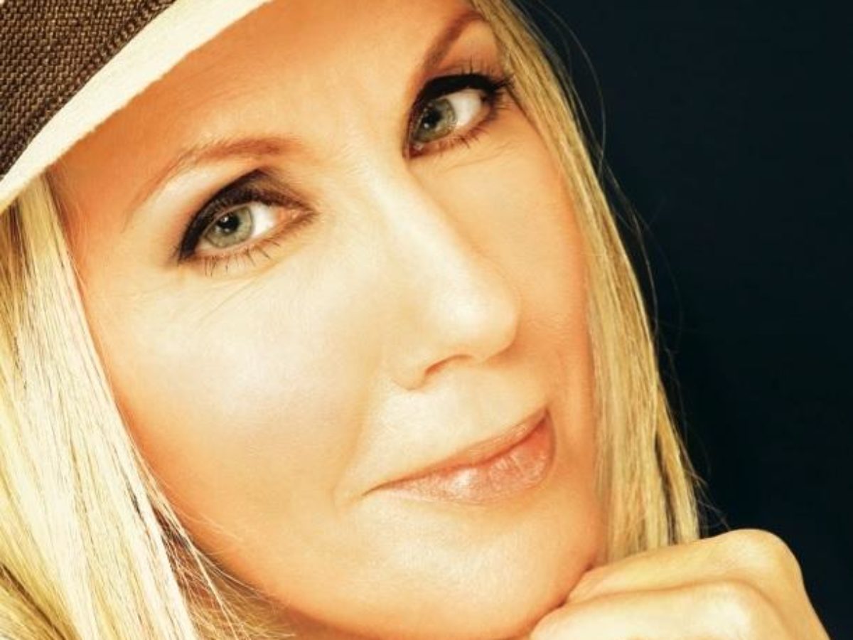 Corinne Hermes Revient Avec Deux Duos Melody Tv Corinne Hermes Revient Avec Deux Duos Melody Tv