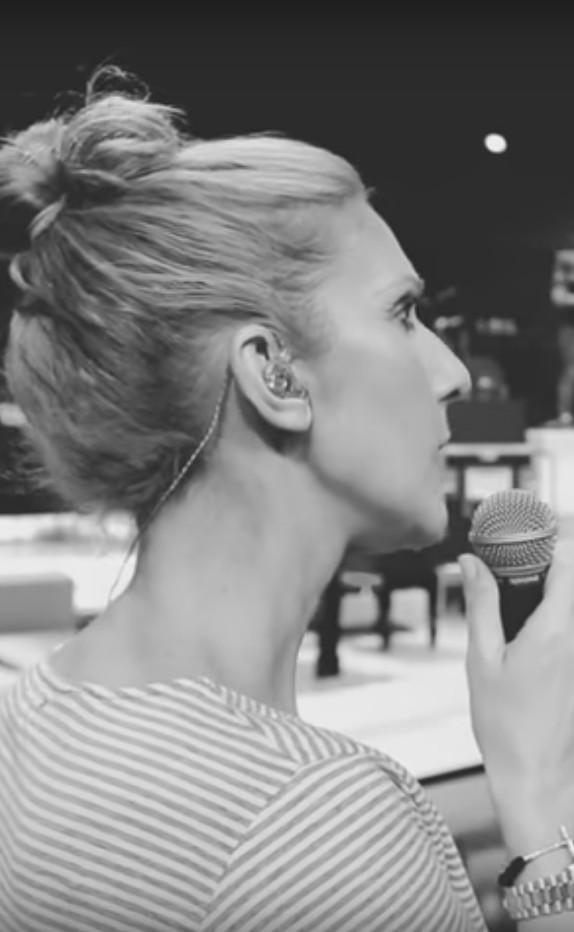 Céline DION vous emmène en coulisses