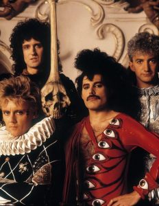 QUEEN : écoutez la nouvelle version de "We Will Rock You"