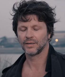 Bertrand CANTAT dévoile le clip de "L'Angleterre"