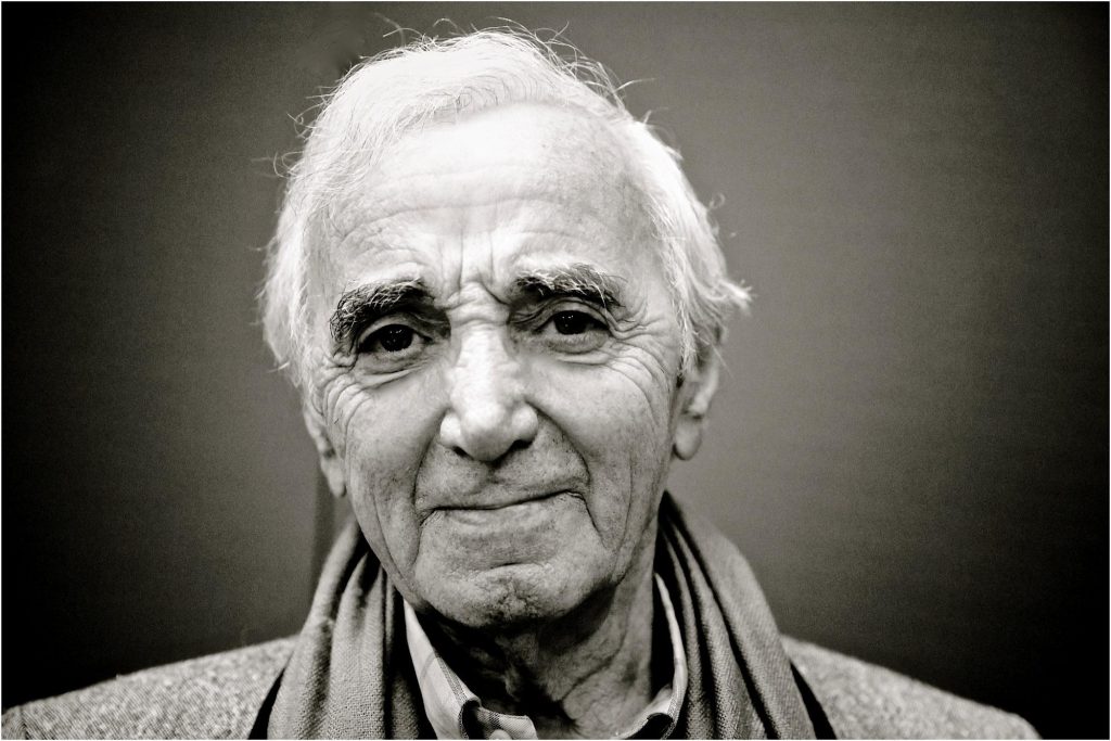 Charles AZNAVOUR hospitalisé suite à une infection