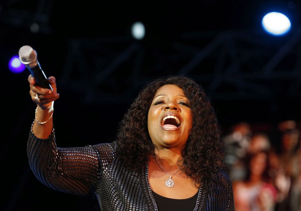 Gloria GAYNOR vous inculque les bons gestes