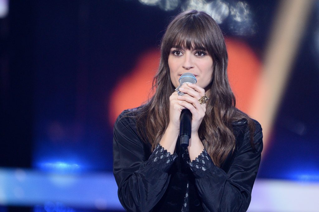 Découvrez l'hommage de Clara Luciani à Michel Legrand