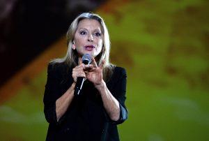 Véronique SANSON de retour dans une célèbre troupe ?