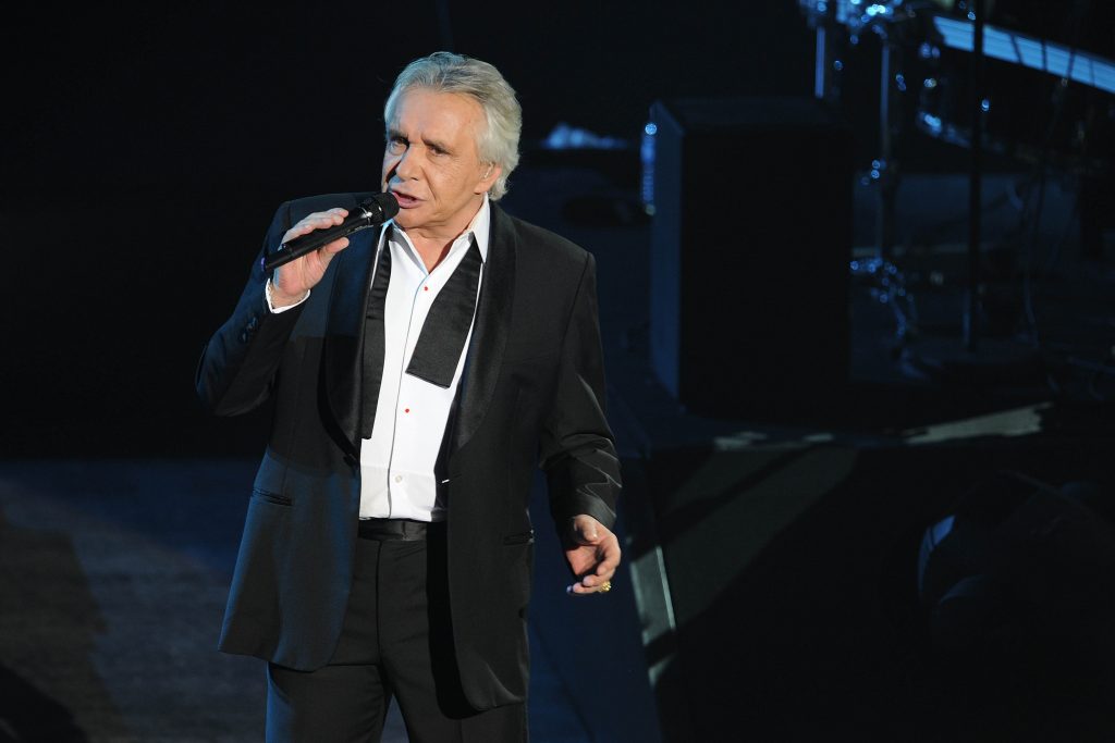 Michel SARDOU fait un don original pour soutenir les soignants