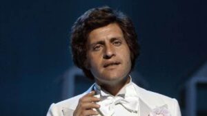 Joe Dassin - Salut les amoureux, chanson de rupture ou d'espoir ?