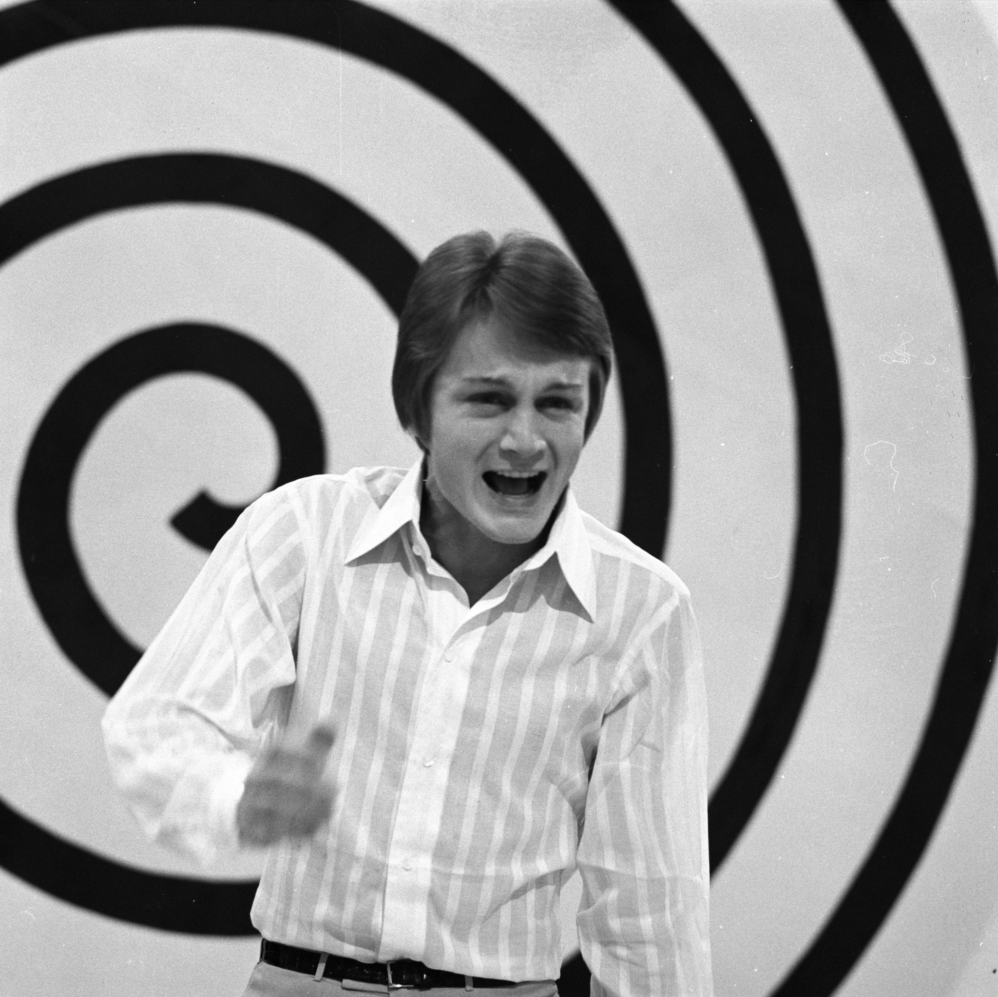 Poster Claude François Avec Des Chiens 56x60 Cm - Neuf France
