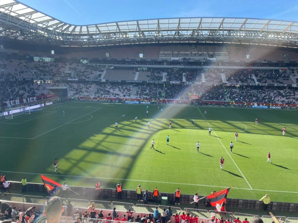 Football : Défaite de l'OGC Nice à domicile face à Strasbourg