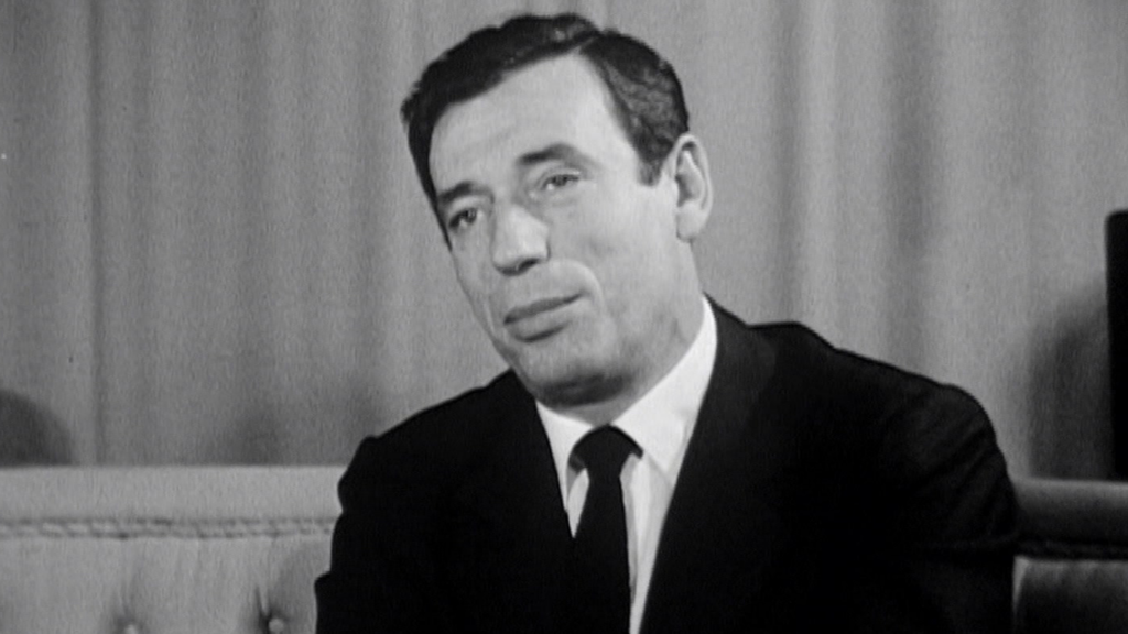 Yves Montand revient du Japon