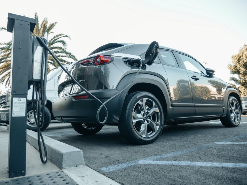 La Métropole de Nice supprime les aides à l'achat de véhicules électriques.