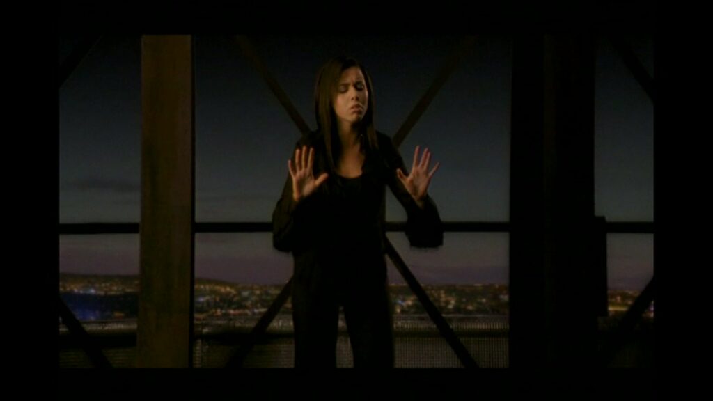 ENTRE NOUS - CHIMENE BADI (2003)