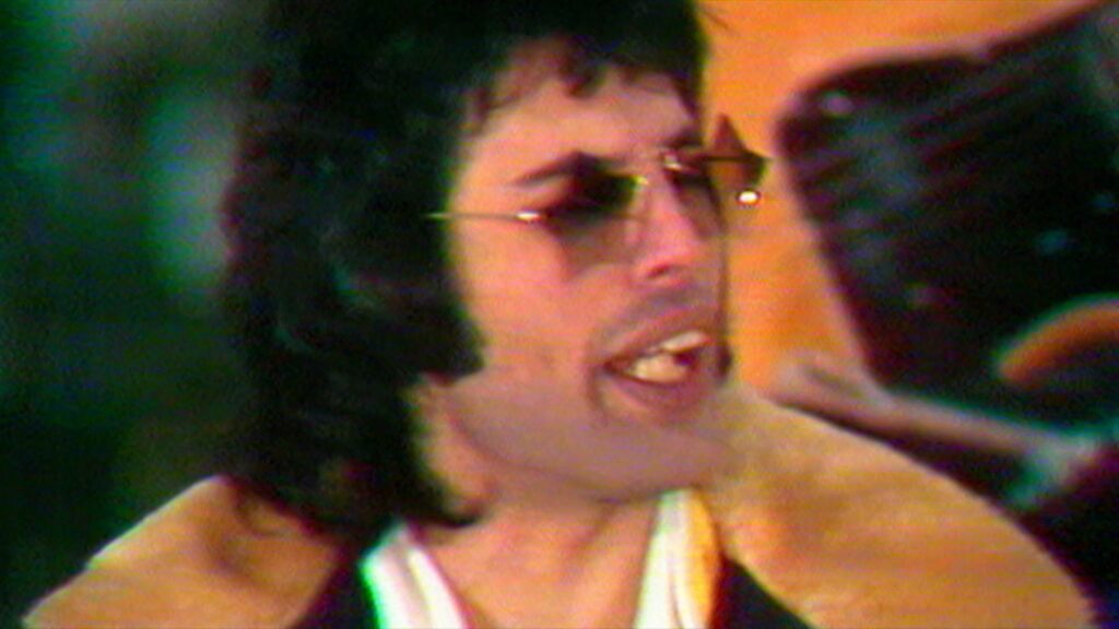 WE WILL ROCK YOU - QUEEN (1977)