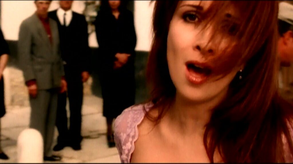 ELLE TU L'AIMES - HELENE SEGARA (2000)