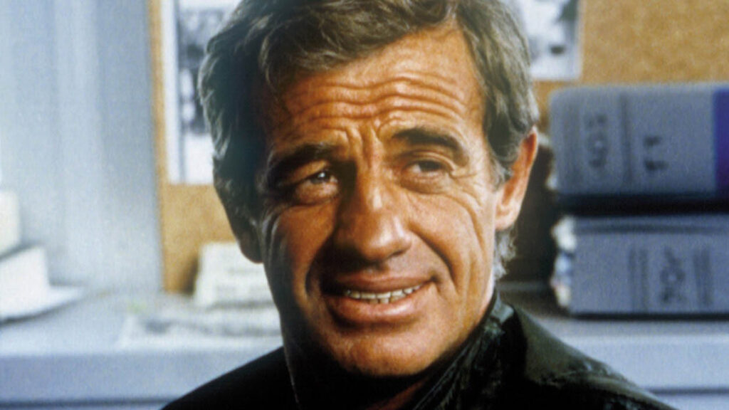 Photos, costumes et lettre de Mesrine : les souvenirs de Jean-Paul Belmondo dévoilés à Paris