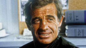 Photos, costumes et lettre de Mesrine : les souvenirs de Jean-Paul Belmondo dévoilés à Paris